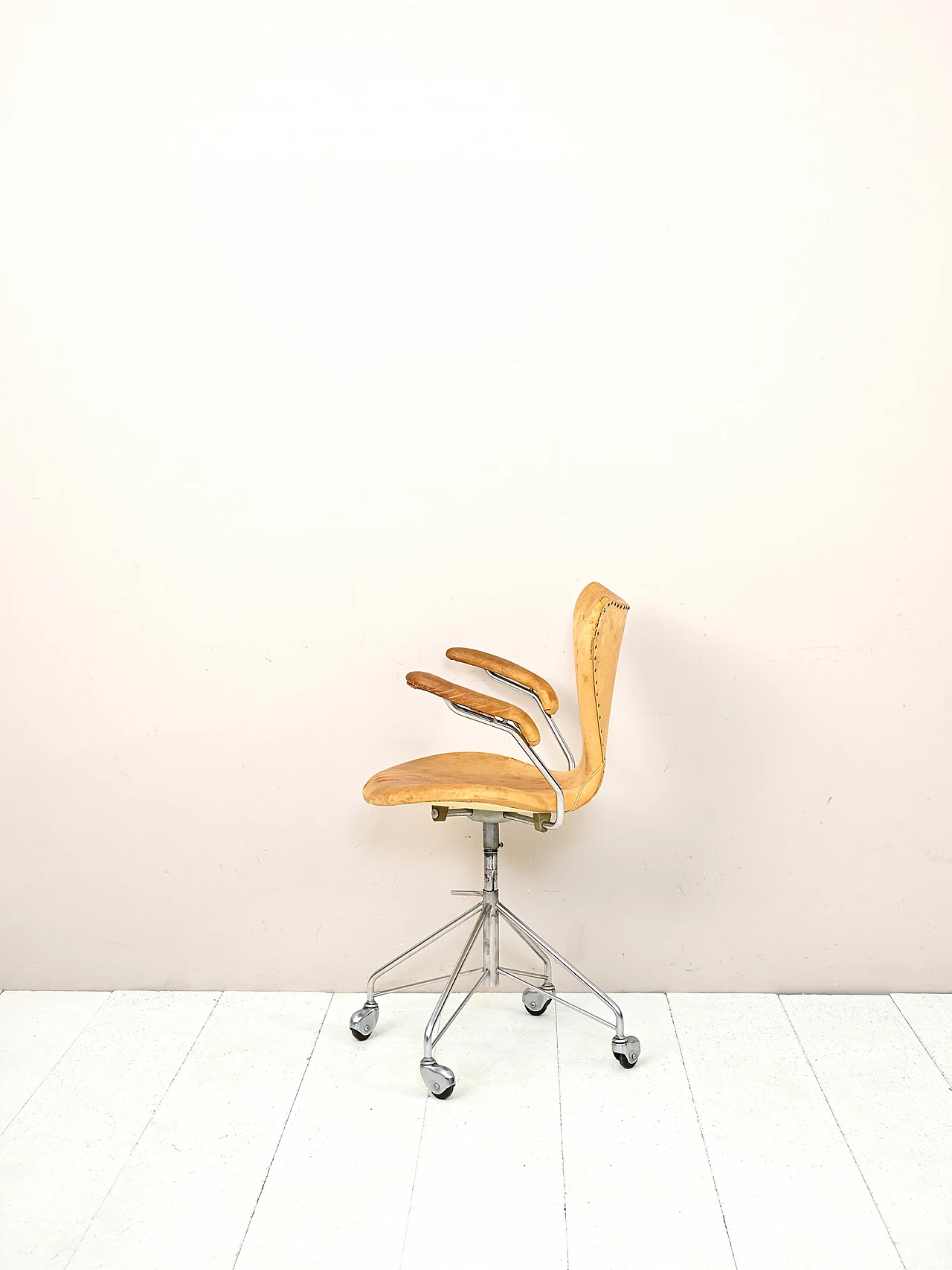 Office chair 3217 by Arne Jacobsen for Fritz Hansen, 1950s 5