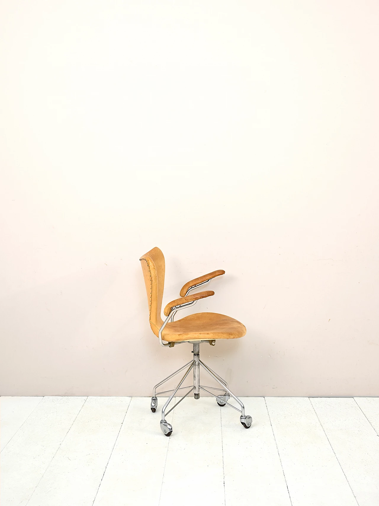 Office chair 3217 by Arne Jacobsen for Fritz Hansen, 1950s 6