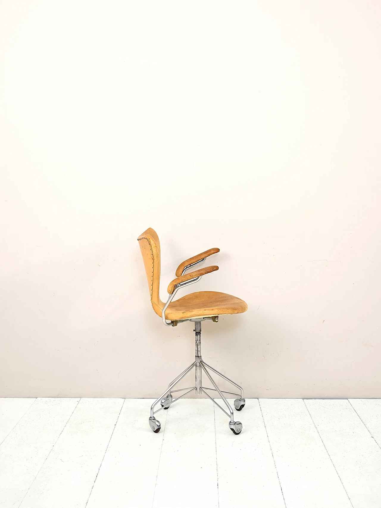 Office chair 3217 by Arne Jacobsen for Fritz Hansen, 1950s 7