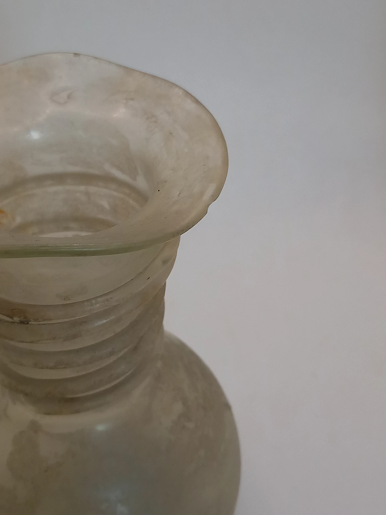 Murano scavo glass vase in the style of Seguso 10