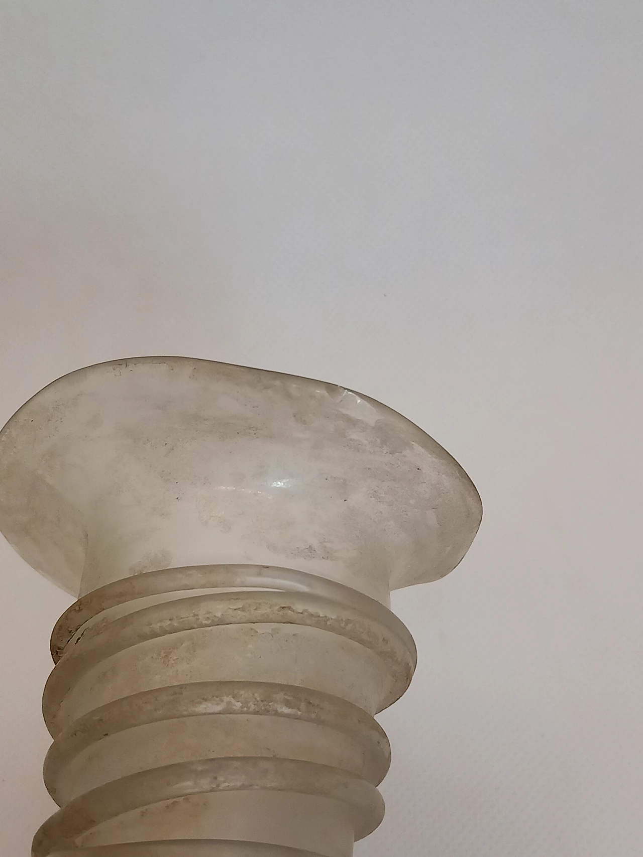 Murano scavo glass vase in the style of Seguso 11