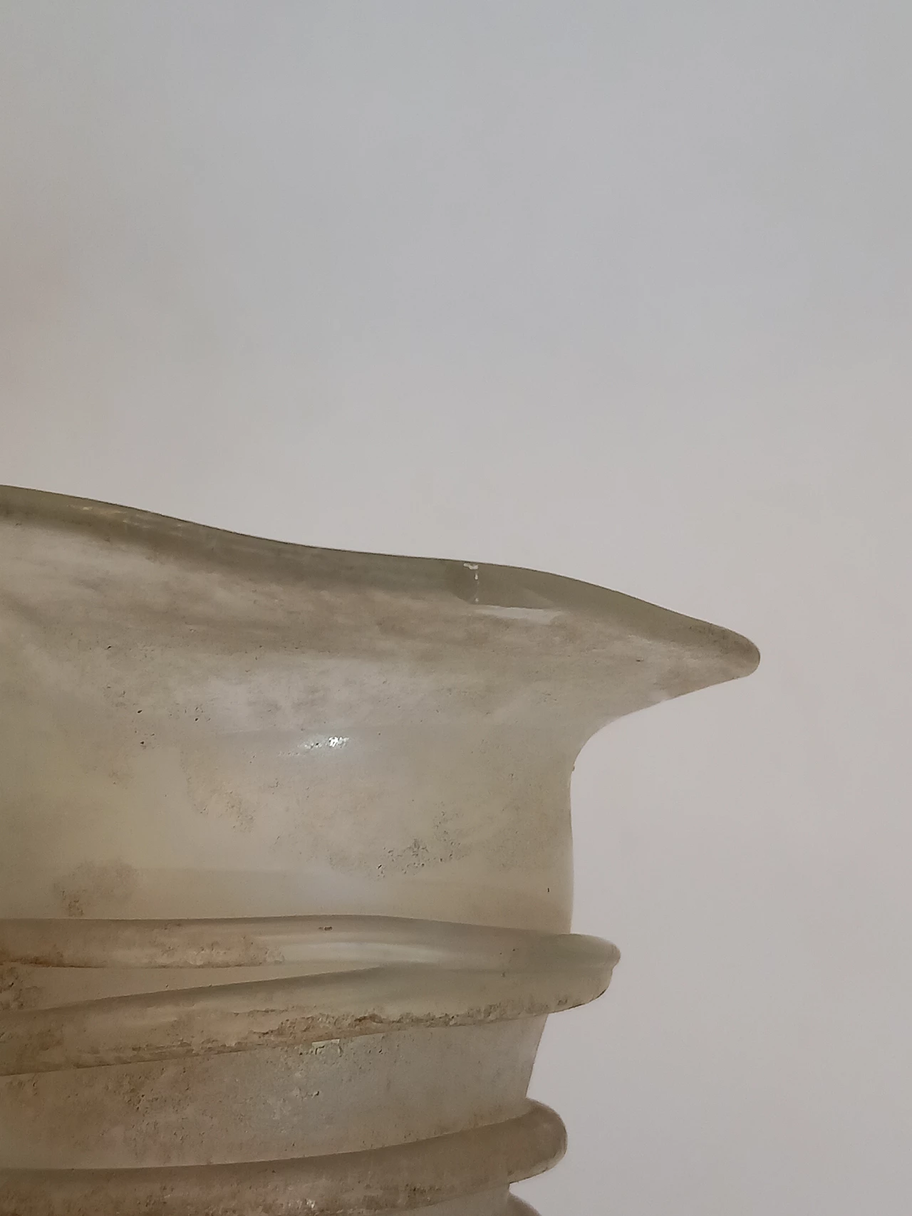 Murano scavo glass vase in the style of Seguso 12