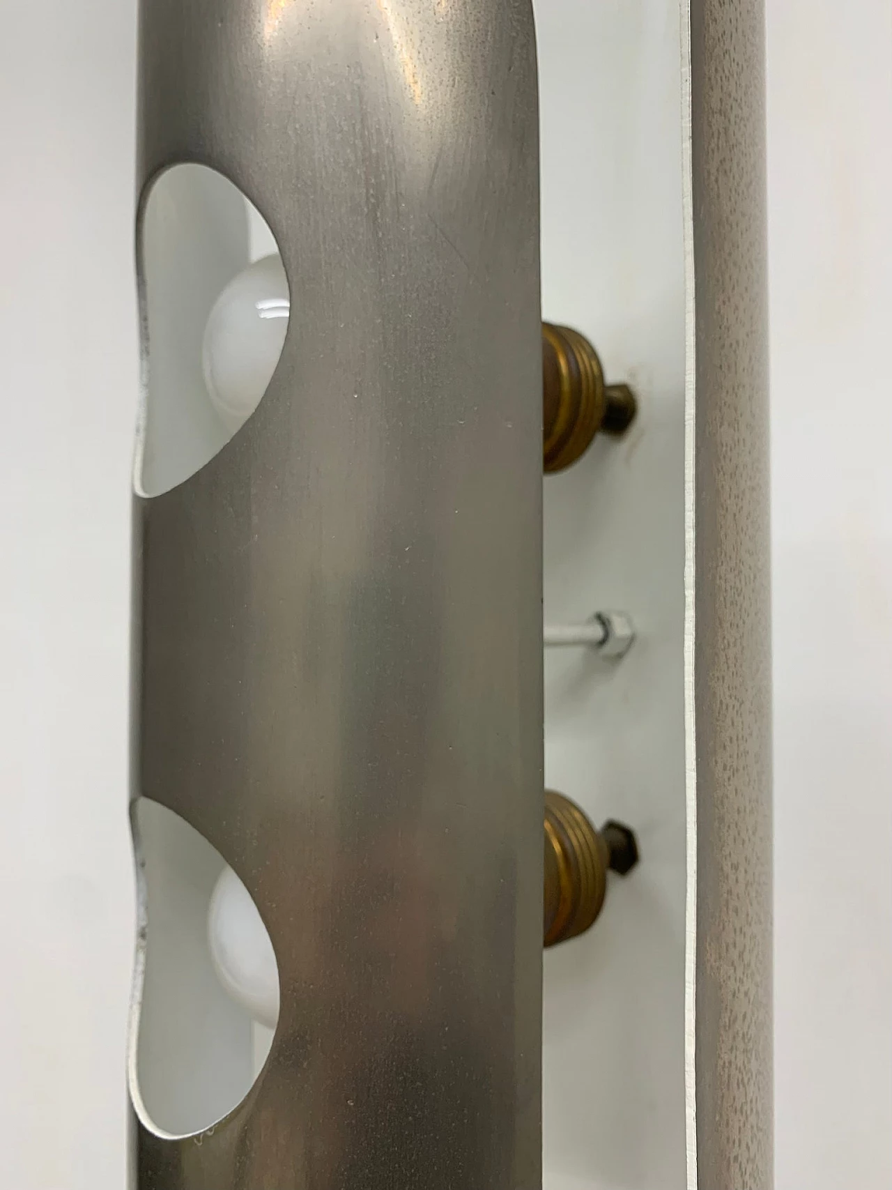 Lampada da terra in metallo attribuita a Enrico Tronconi, anni '60 5