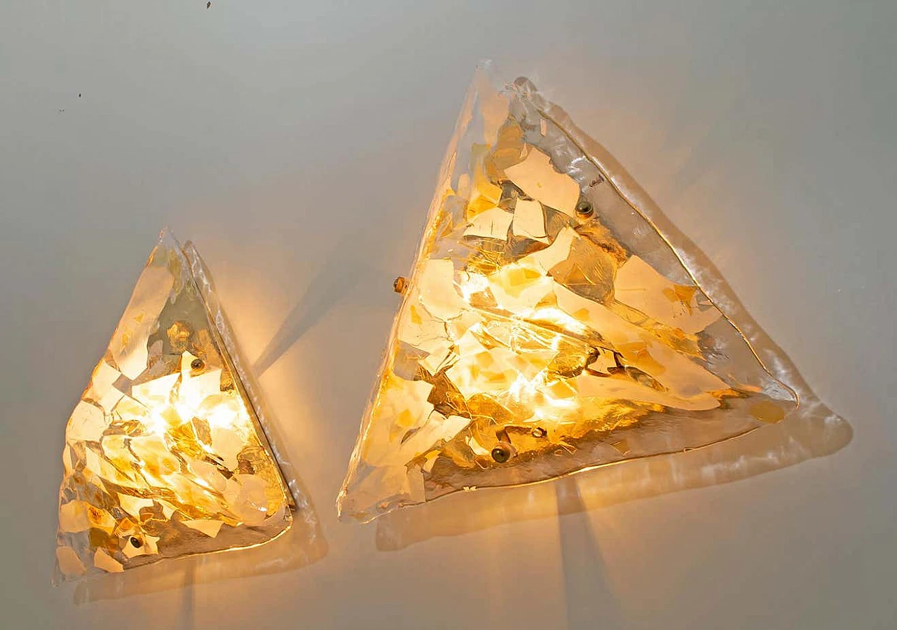 Pair of triangular Murano glass wall sconces with gold leaf and brass, 1980s 7