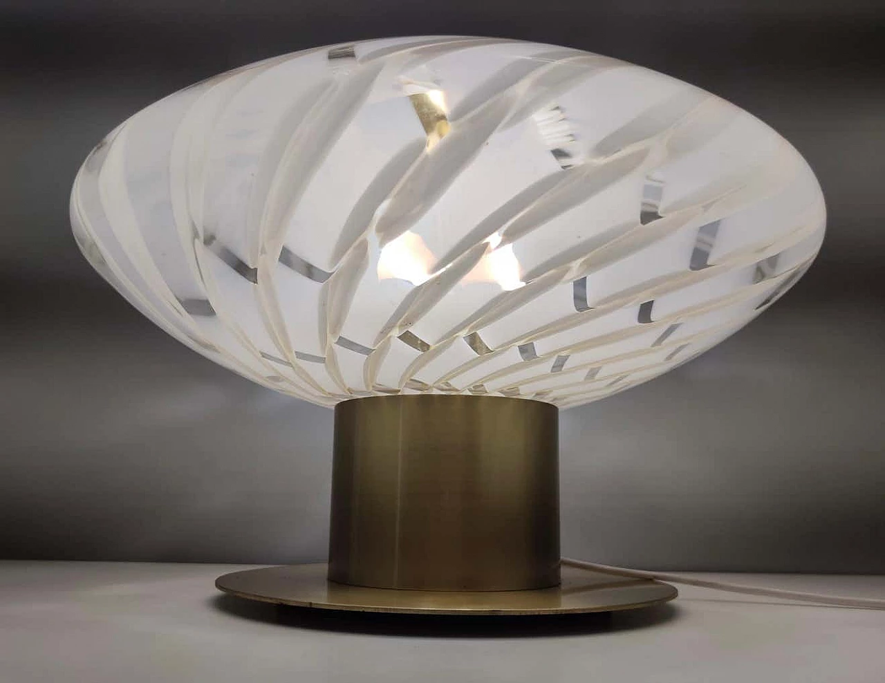 Postmodern Murano glass and brass table lamp, 1980s 2