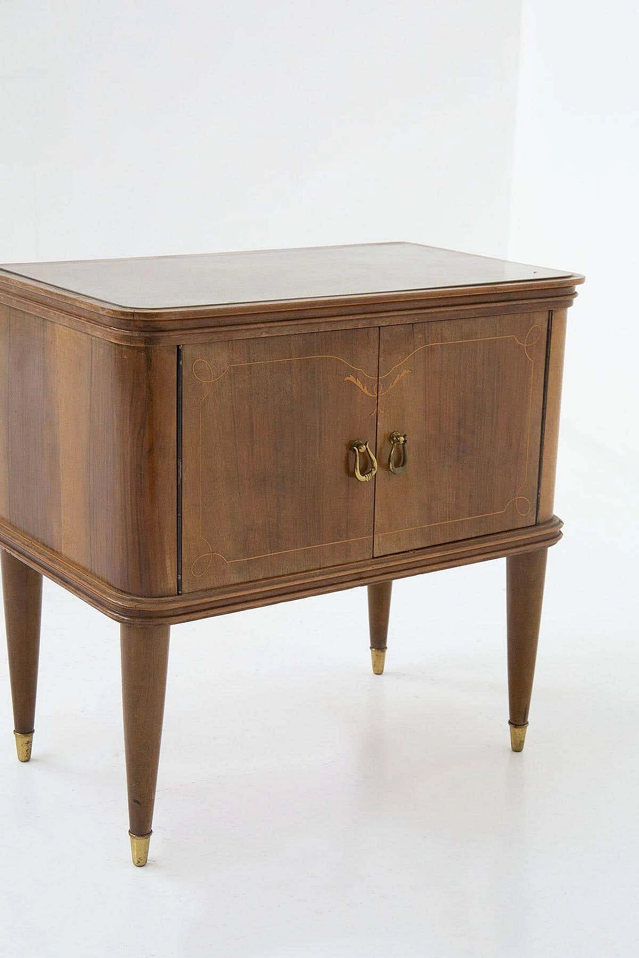 Pair of brass and glass bedside tables attributed to Paolo Buffa, 1950s 4