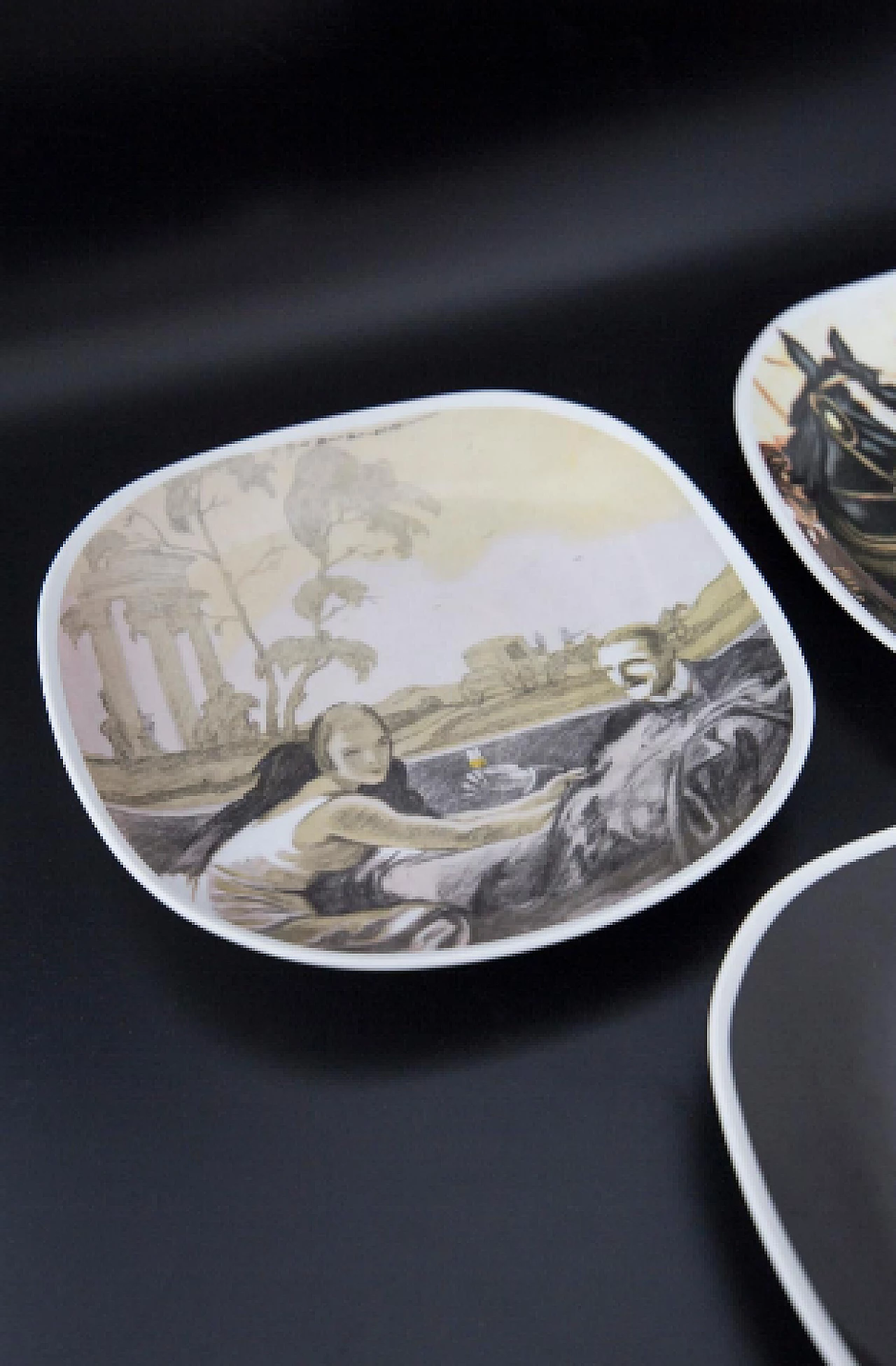 3 Ceramic advertising plates by Richard Ginori for Davide Campari 3