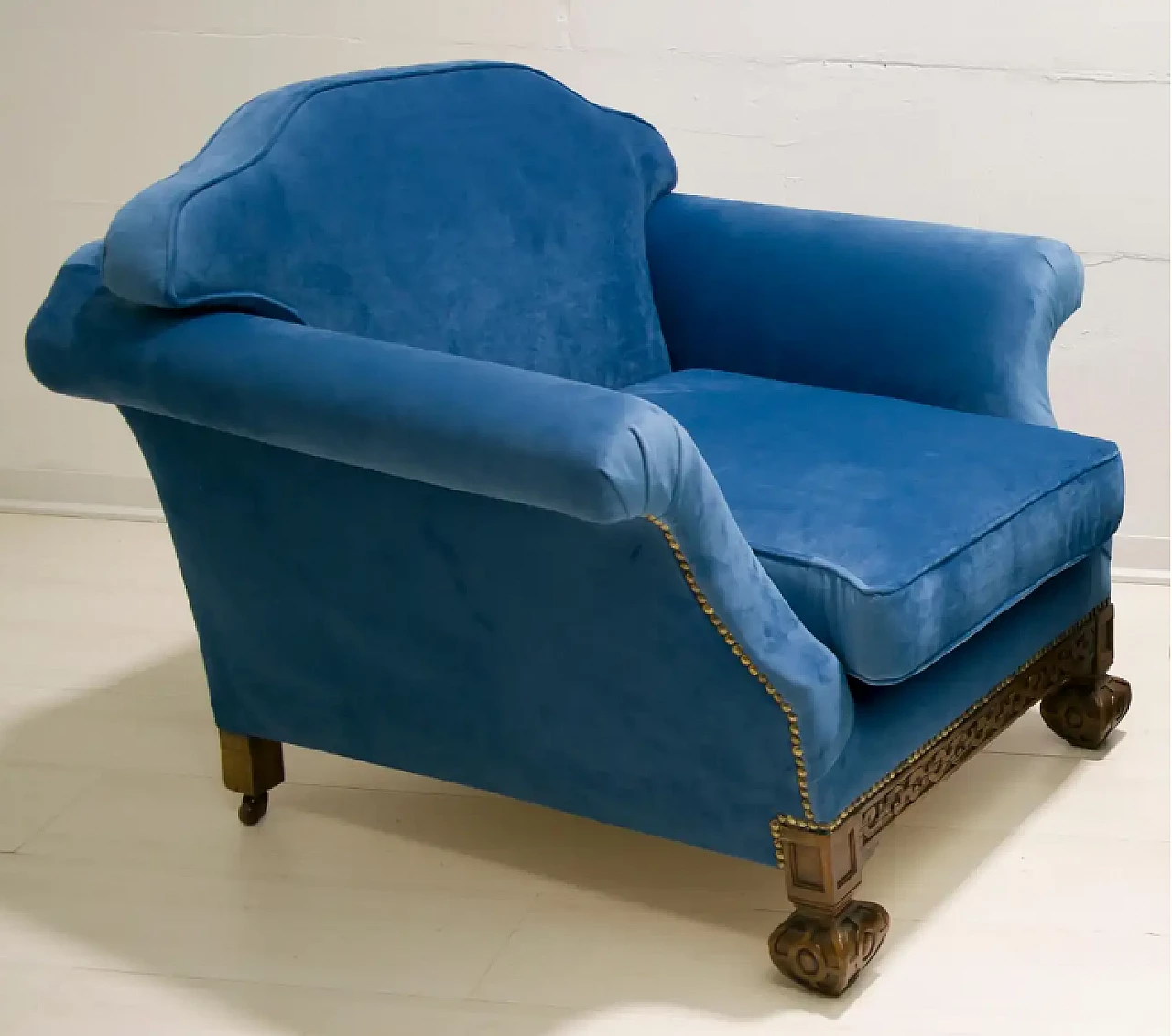 Pair of oak and blue velvet armchairs, late 19th century 5