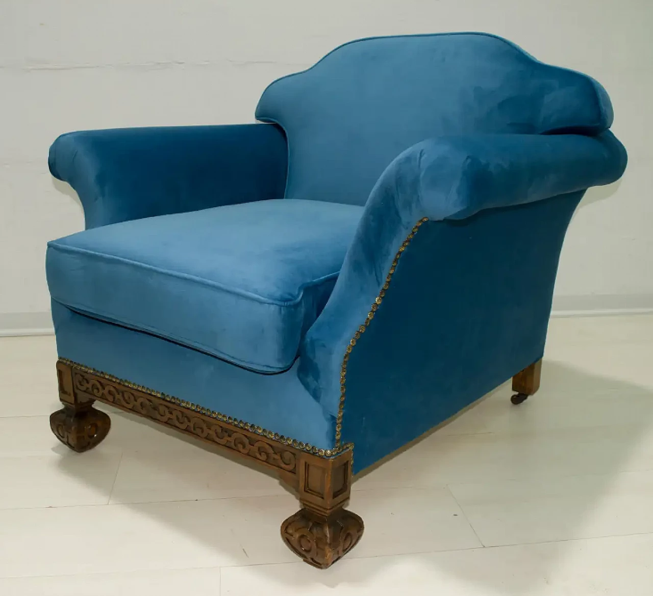 Pair of oak and blue velvet armchairs, late 19th century 7