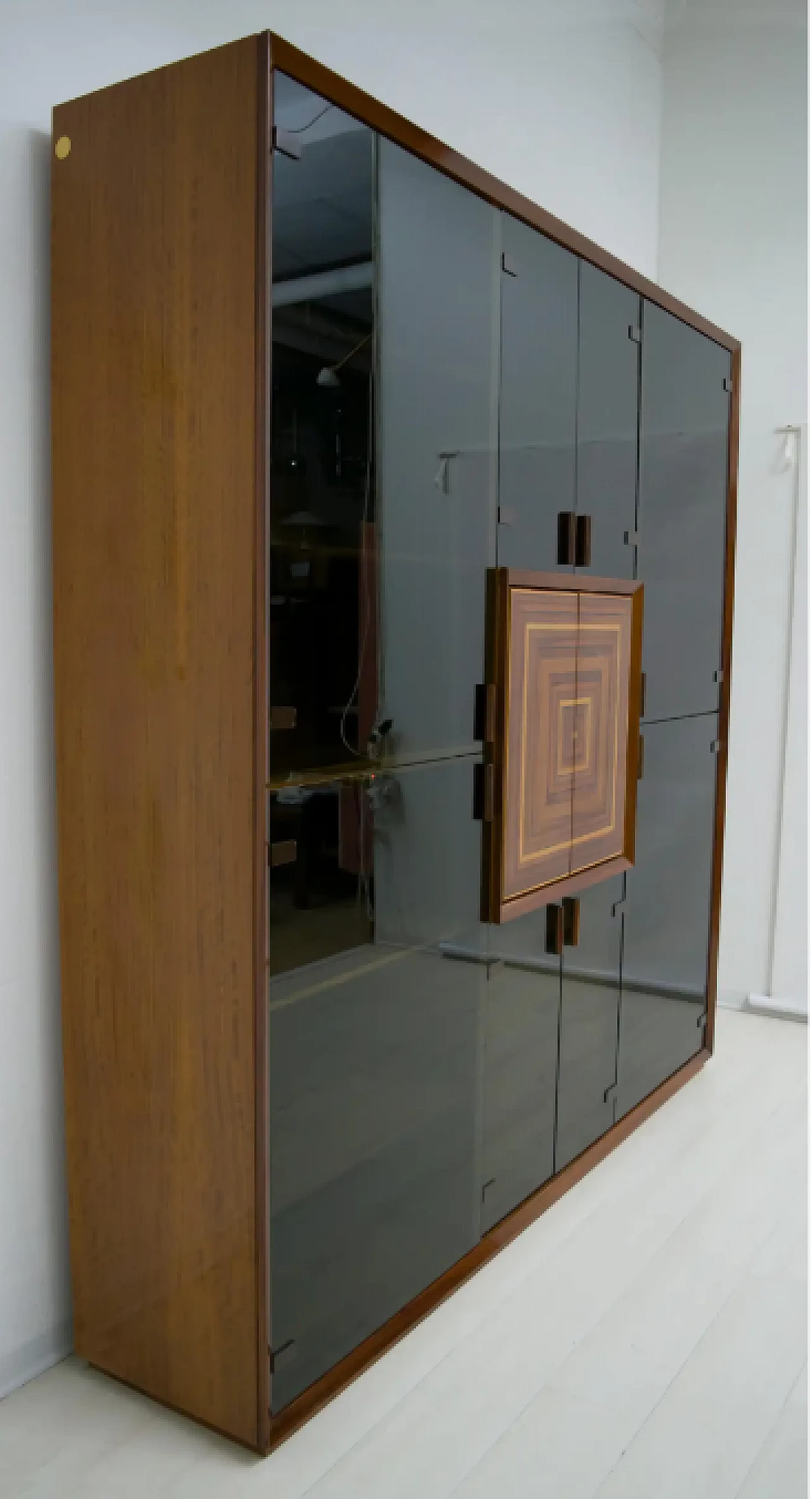 Paganini inlaid bar cabinet by Luciano Frigerio, 1970s 10