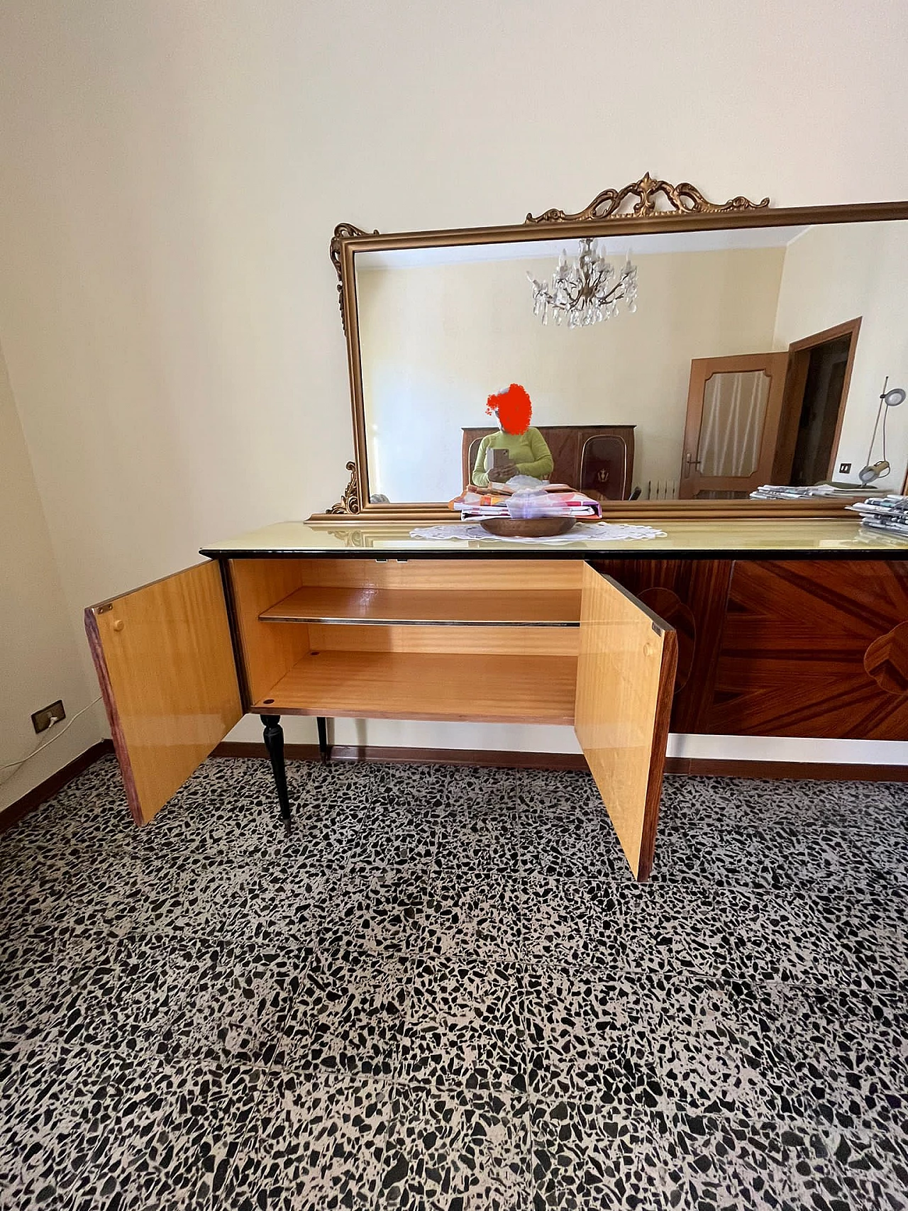 Credenza in legno con piano in vetro marmorizzato, anni '60 6