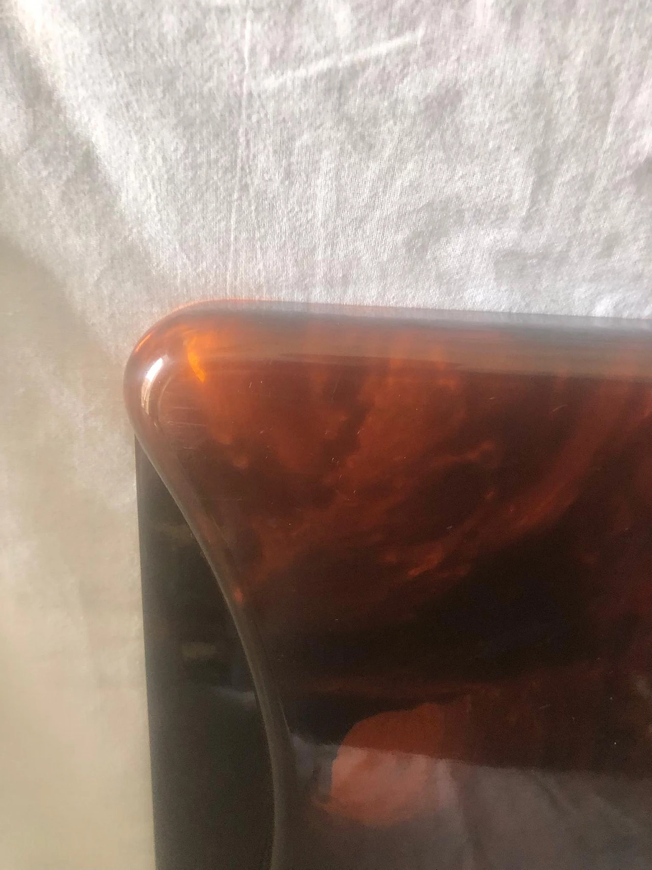 Vassoio in lucite tartarugata e ottone di Guzzini, anni '70 10