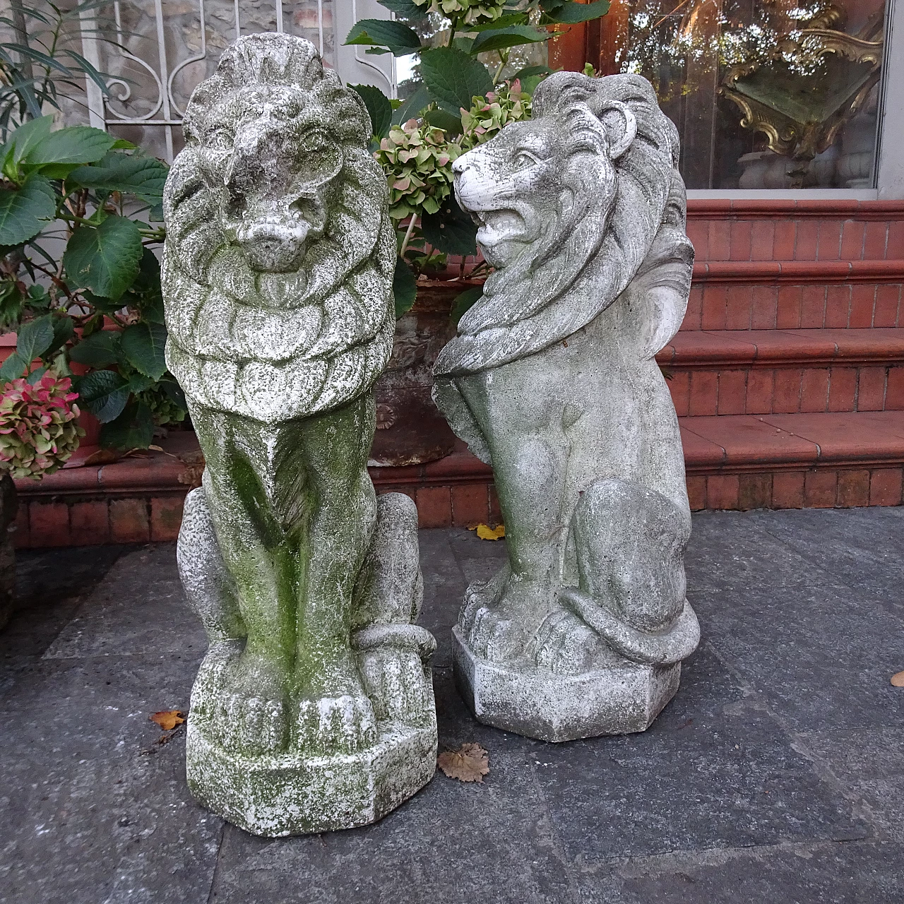 Pair of granite lion sculptures, early 20th century 5