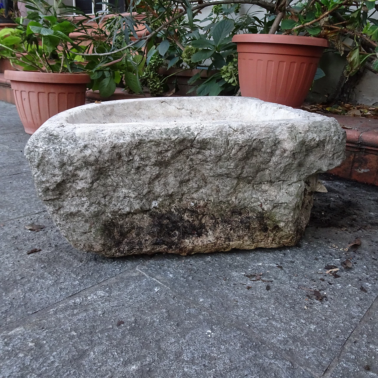 Marble corner fountain, late 18th century 6