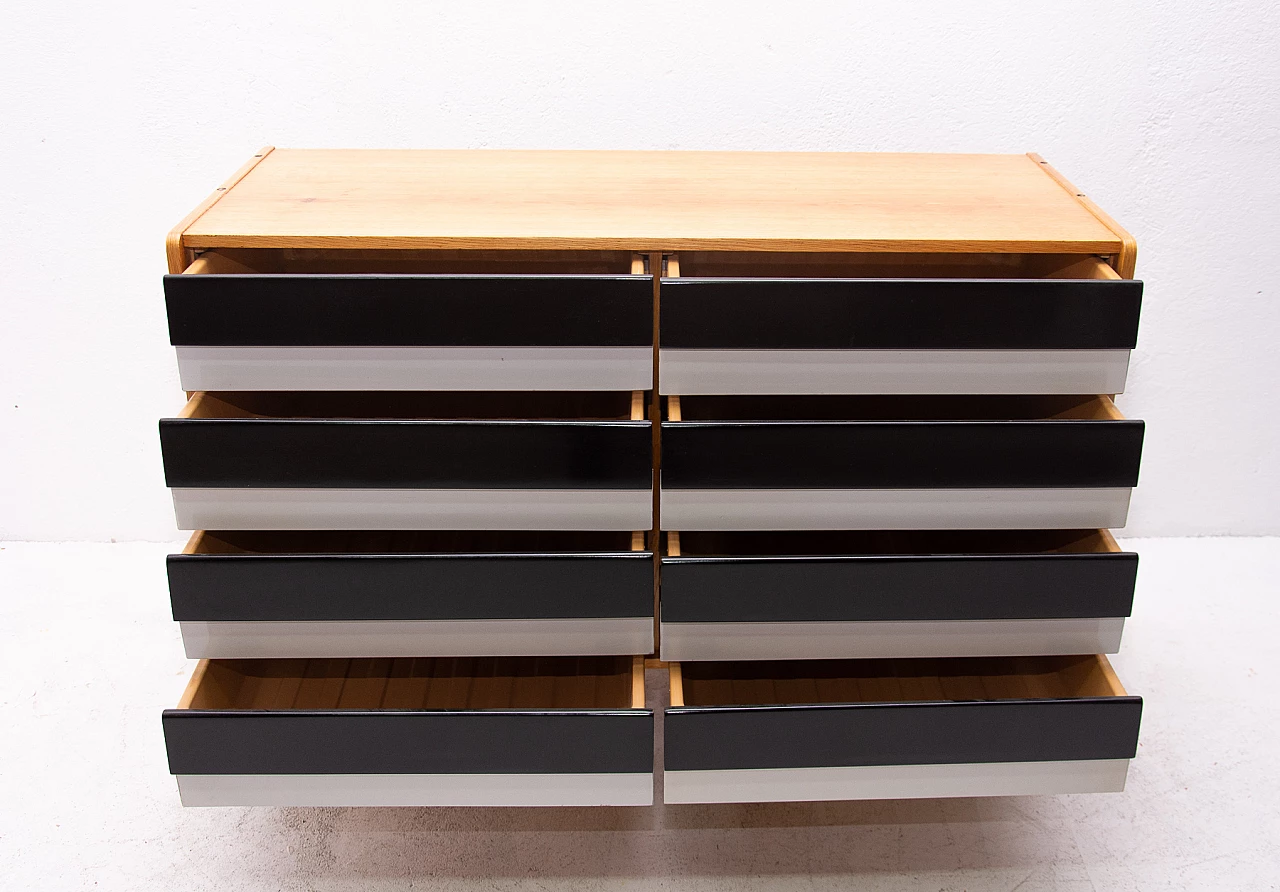 Cassettone U-453 di Jiří Jiroutek, anni '60 10