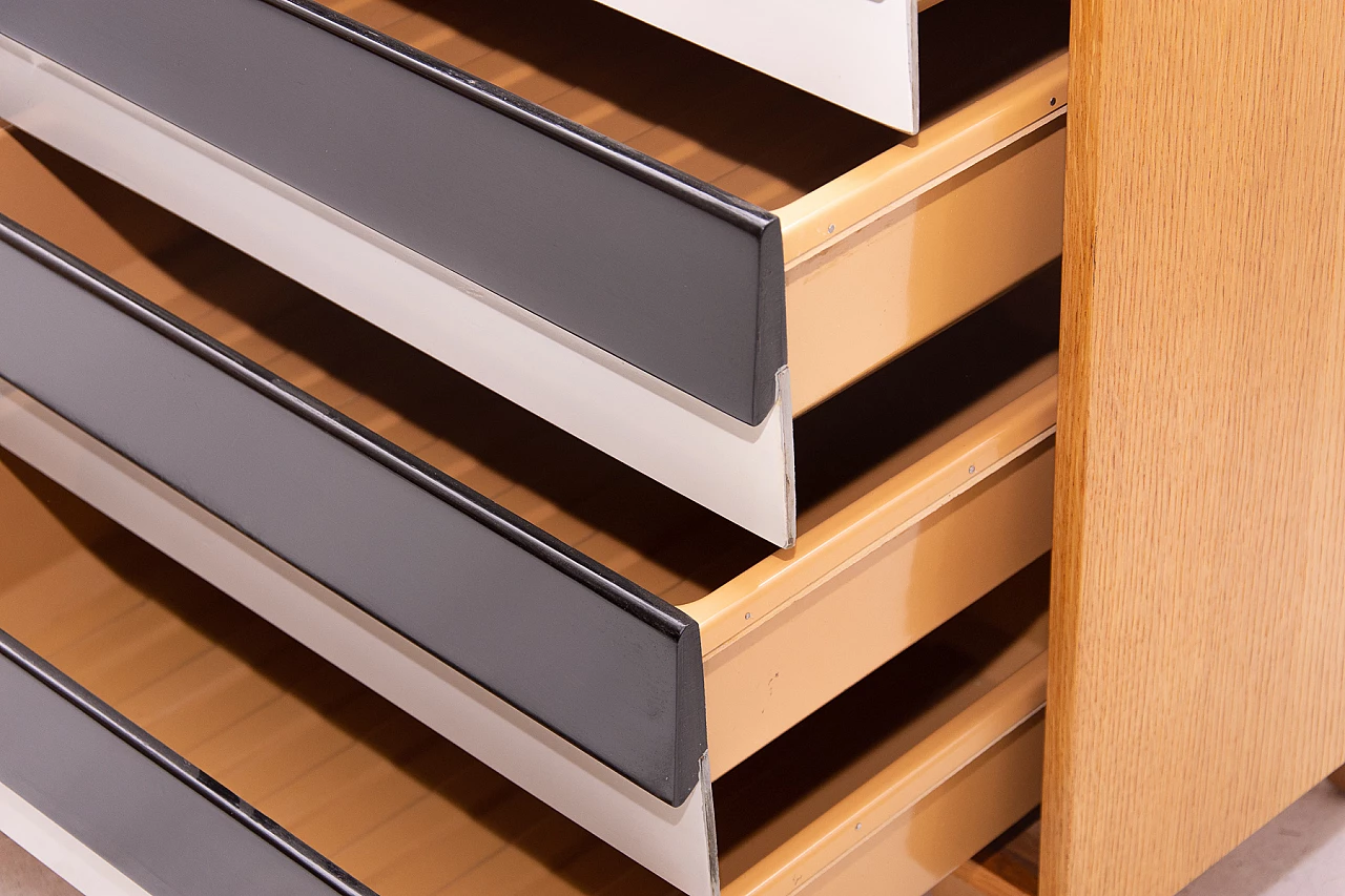 Cassettone U-453 di Jiří Jiroutek, anni '60 11