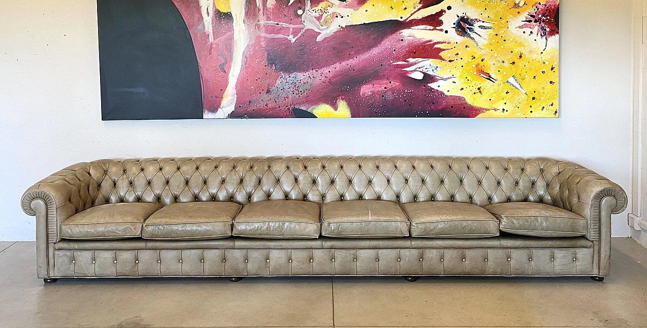 Six-seater capitonné leather Chesterfield sofa, 1970s 2