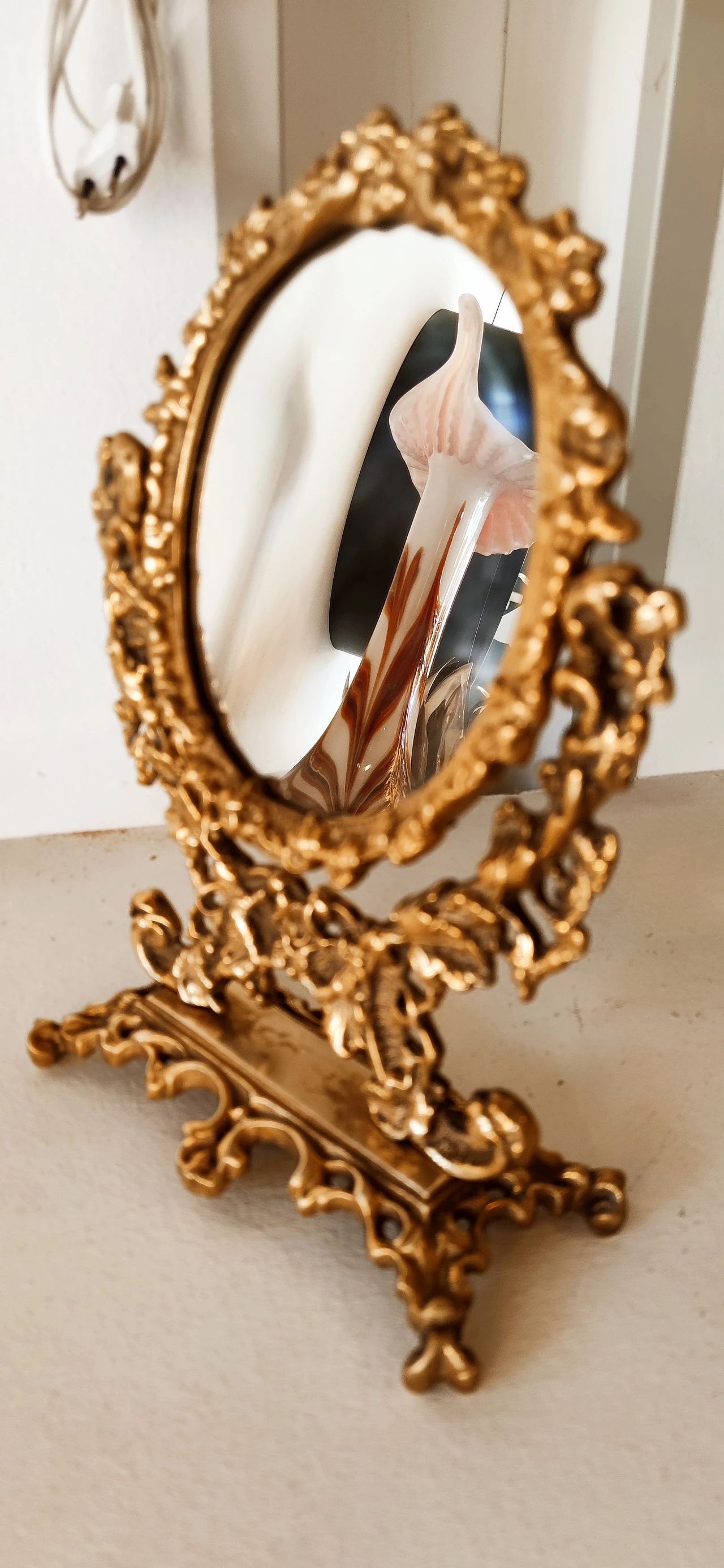 Specchio da tavolo in ottone lavorato, anni '50 15
