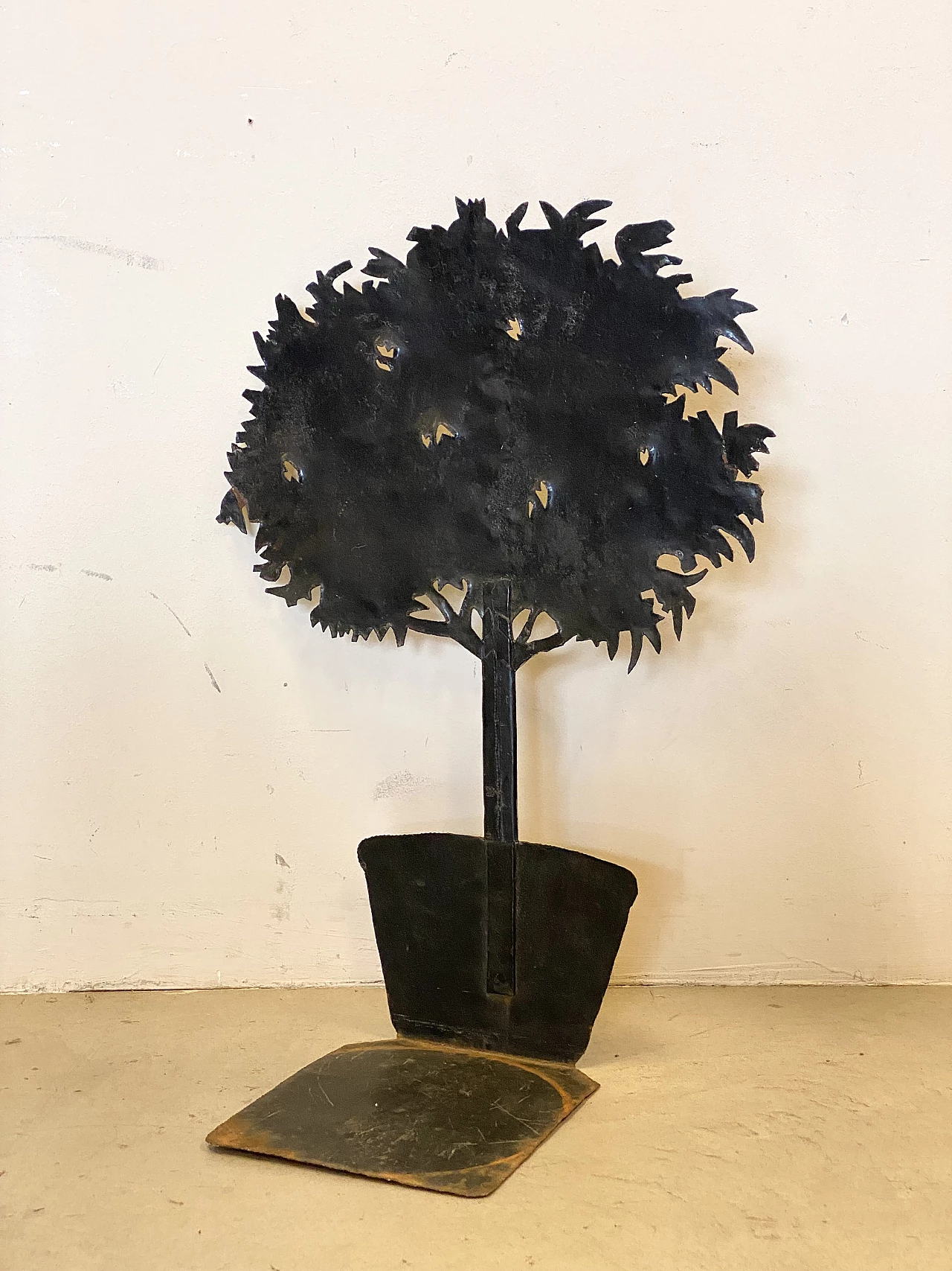 Lacquered iron vase holder in the shape of a tree, 1960s 4