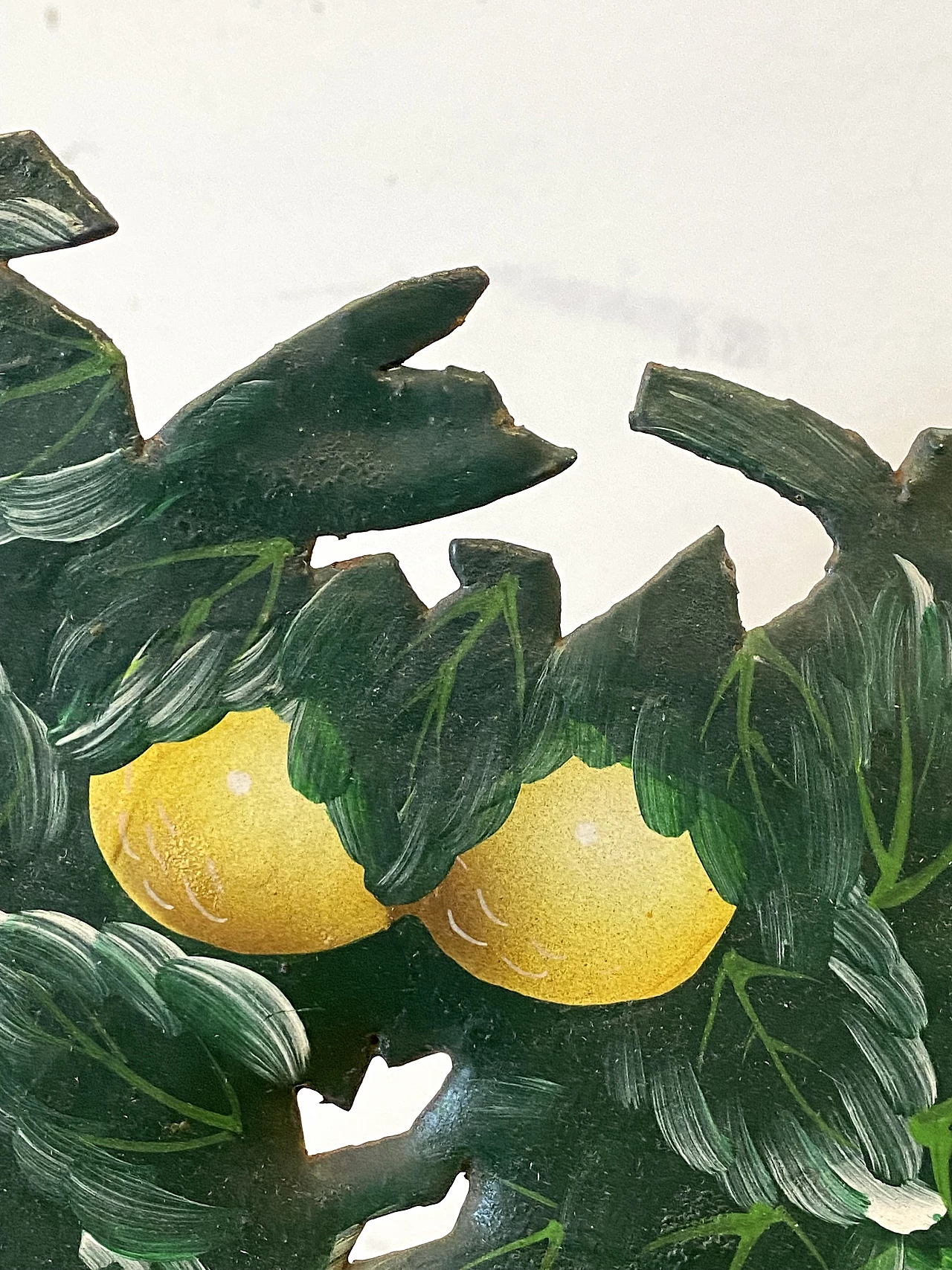 Portavaso in ferro laccato a forma di albero, anni '60 10