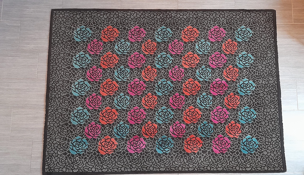 Tappeto con rose colorate di Ottavio Missoni per T&J Vestor, anni '80 1