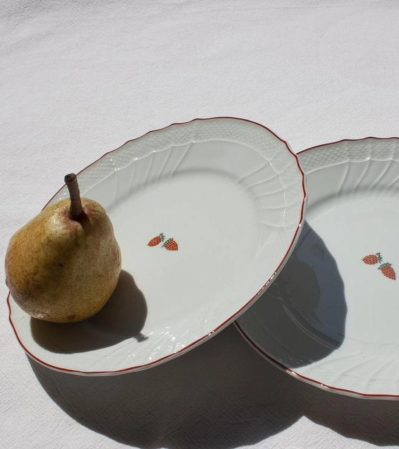 6 Saucers and serving plate with strawberries by Richard Ginori, 1950s 3