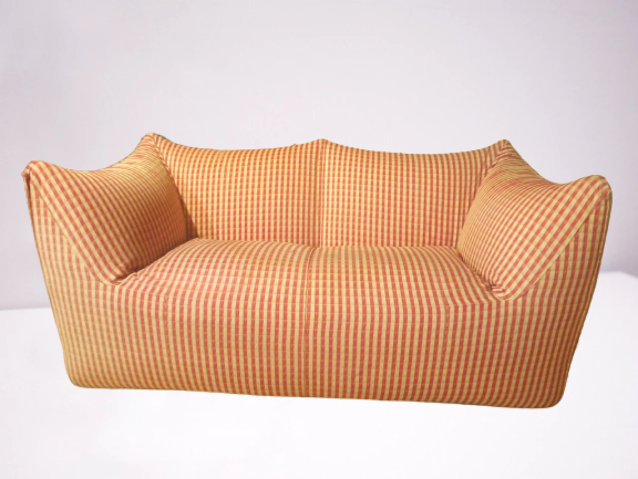 Red and white Le Bambole sofa by Mario Bellini for B&B Italia, 1972 4