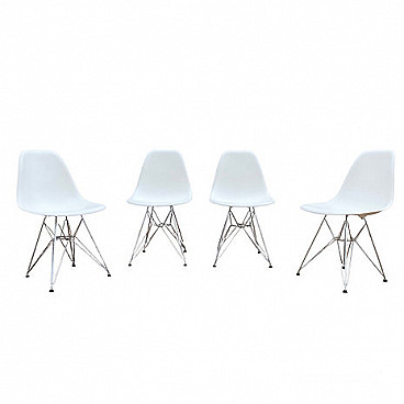 4 Sedie Eames Plastic Chair di Charles & Ray Eames per Vitra