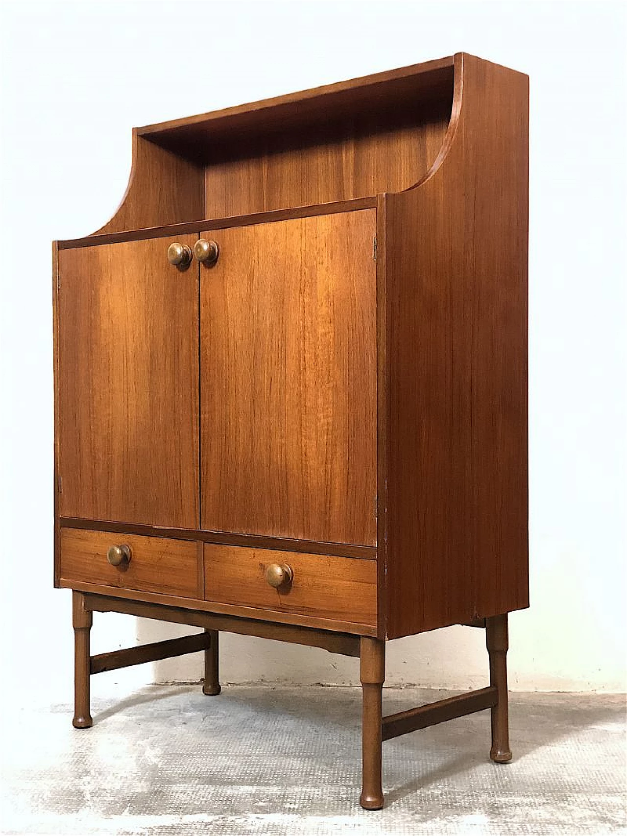 Credenza in legno massello impiallacciato teak, anni '60 9