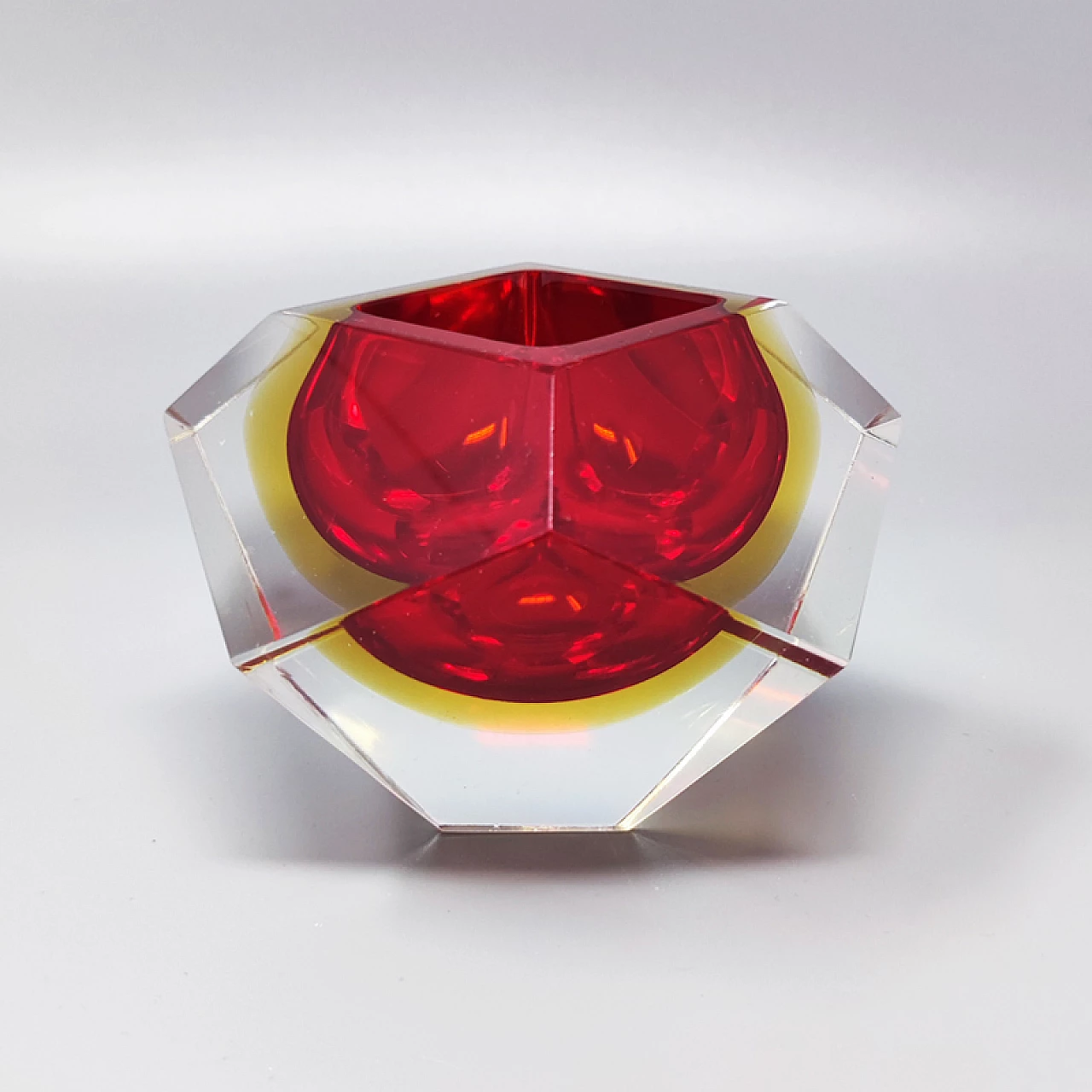 Yellow and red Murano glass ashtray by Flavio Poli for Seguso, 1960s 1