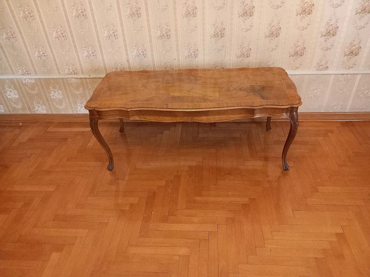 Tavolo lastornato e intarsiato in radica, anni '50 7