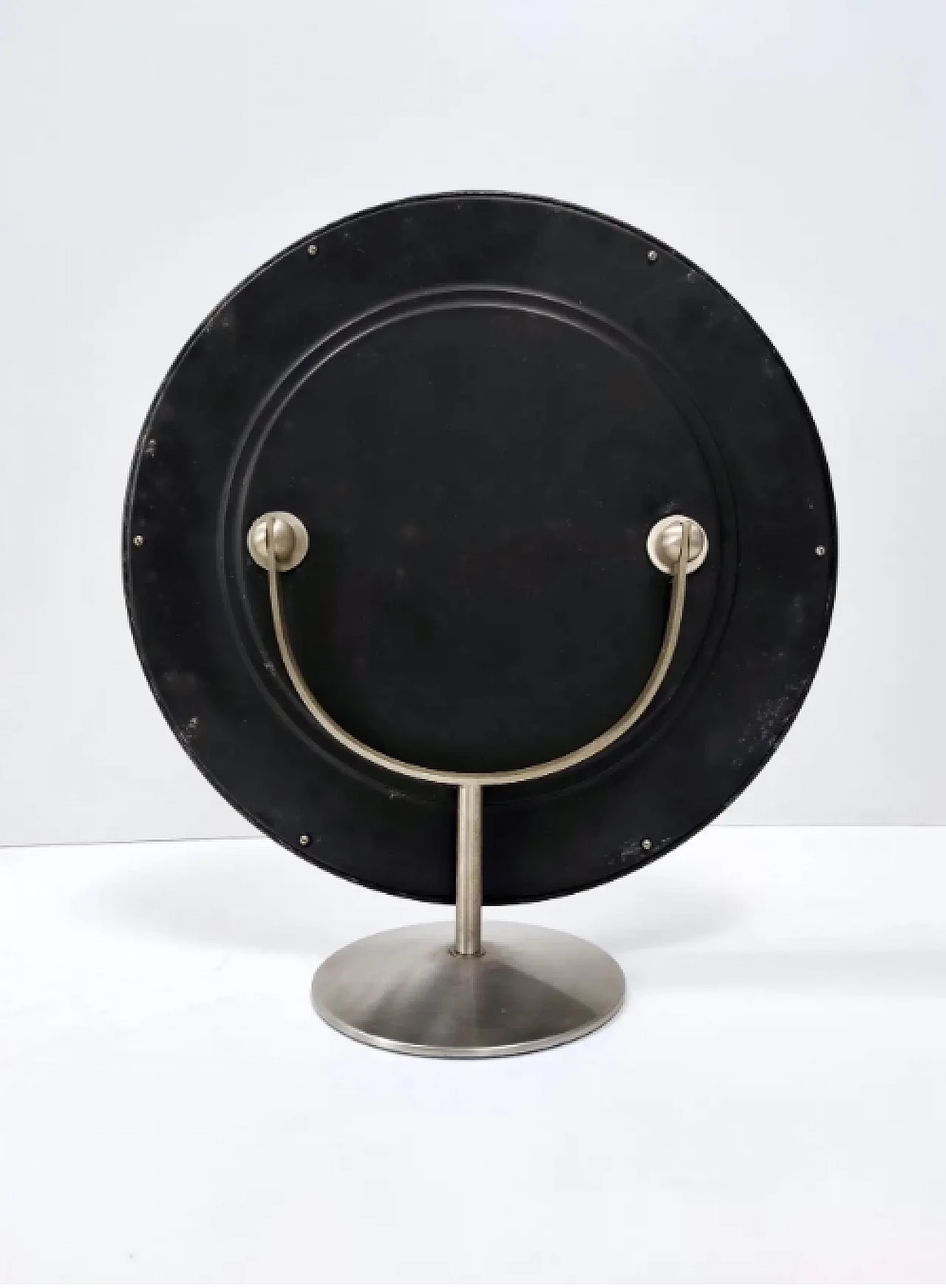 Specchio da toilette rotondo in ottone anodizzato attribuibile a Sergio Mazza, anni '70 2