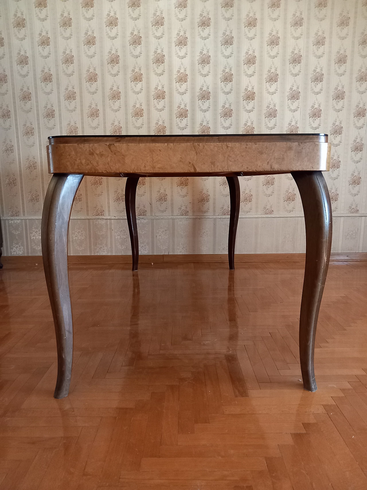 Tavolo in legno con copertura in vetro, anni '50 1