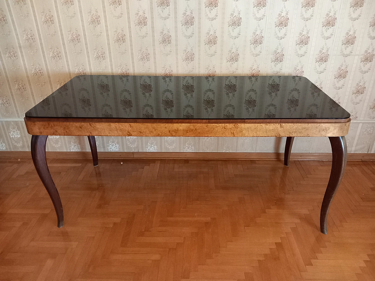 Tavolo in legno con copertura in vetro, anni '50 3