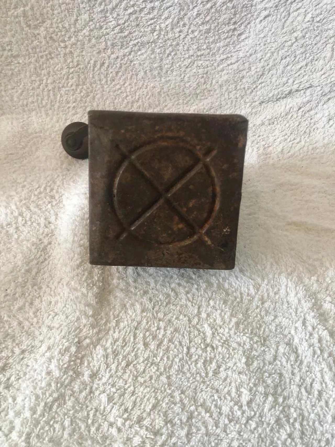 3 Macinacaffè in ferro e legno, anni '40 11