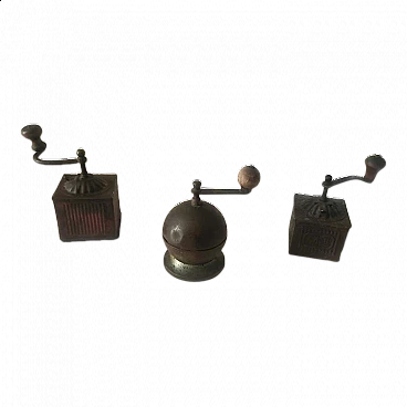 3 Macinacaffè in ferro e legno, anni '40