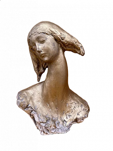 Scultura di donna con collo lungo in ceramica di Capodimonte dorata