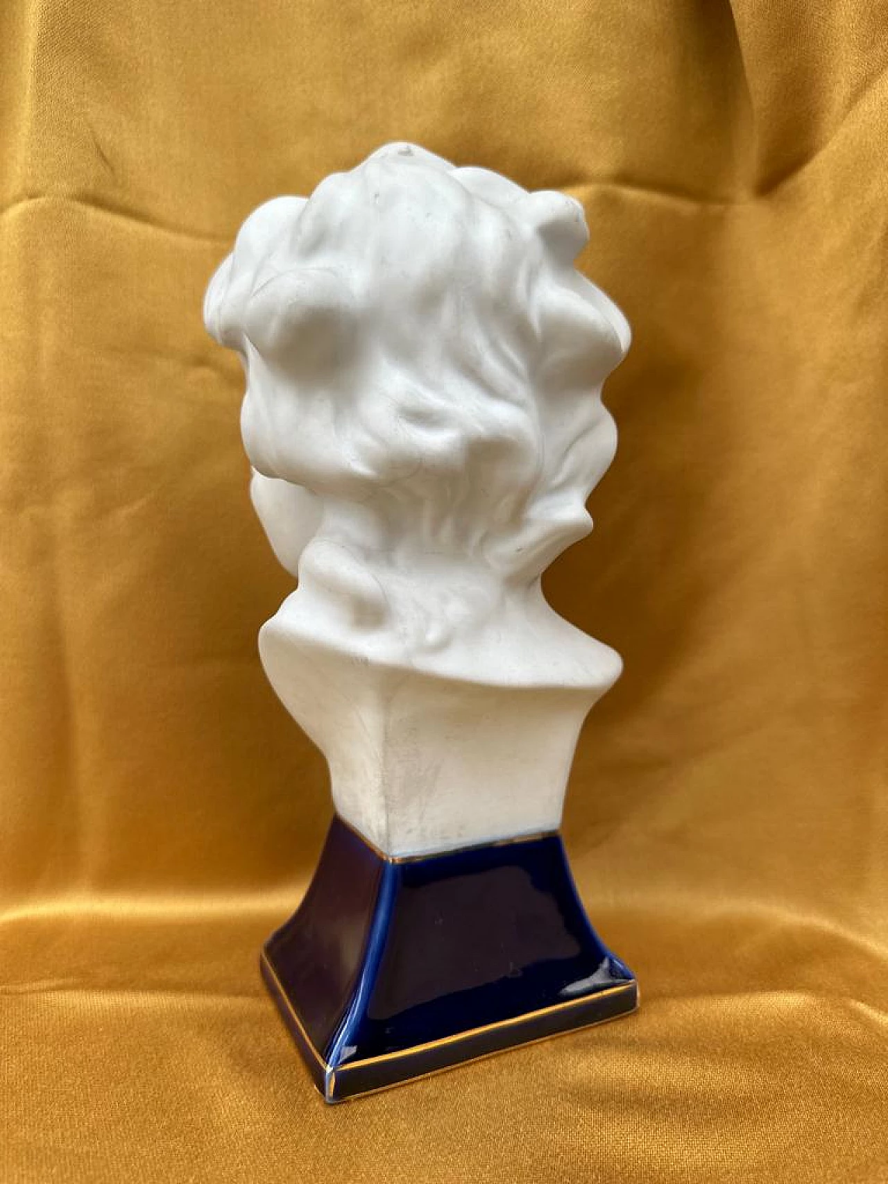 Scultura di testa di bambino in porcellana Biscuit di Limoges 2