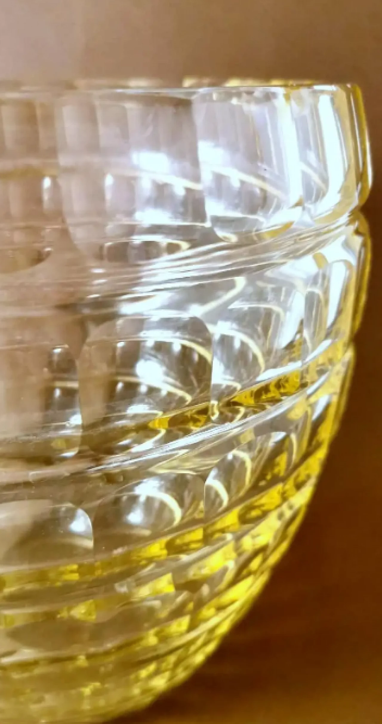 Vaso francese in cristallo giallo tagliato e molato, anni '50 7
