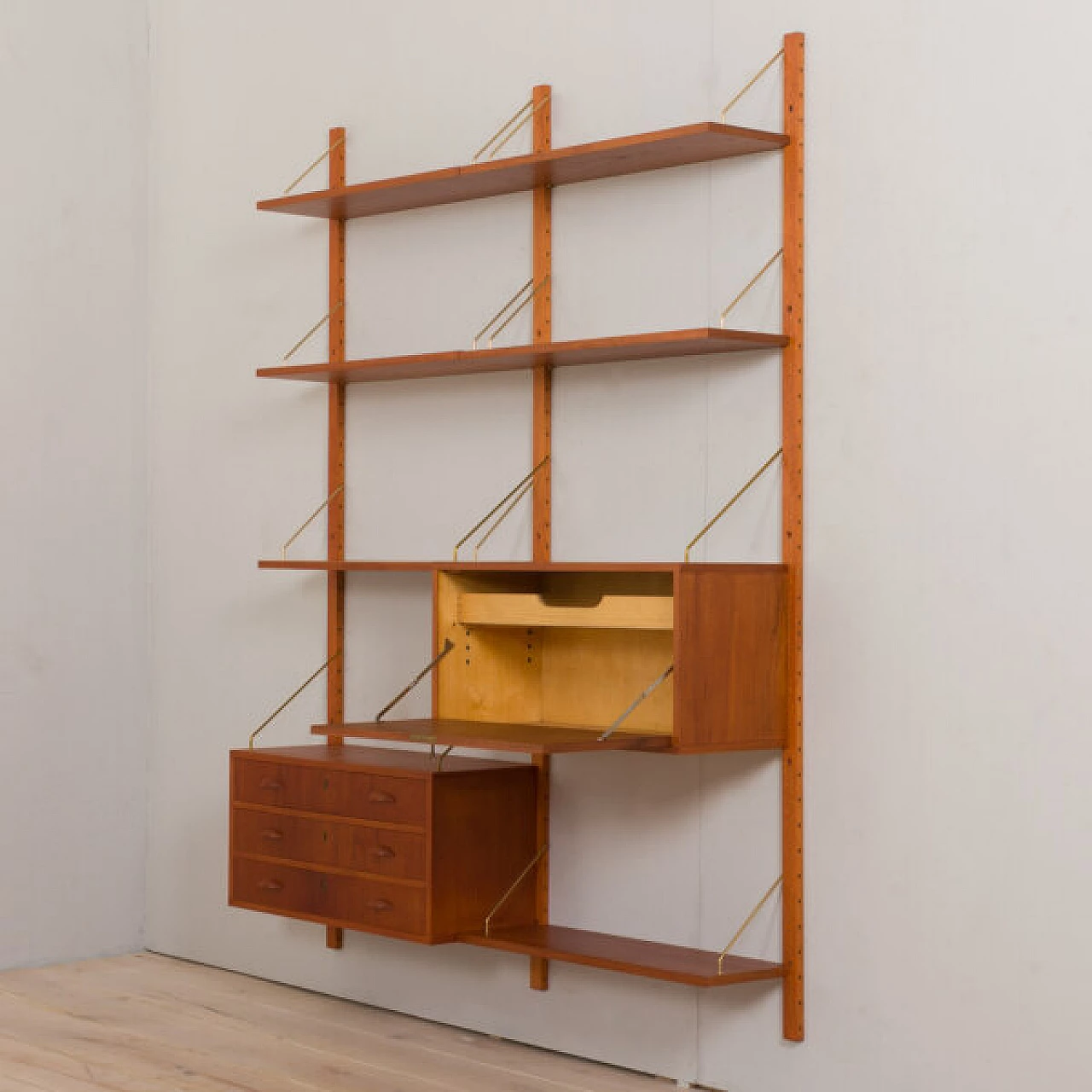 Pensile danese con scrivania in teak, anni '60 3