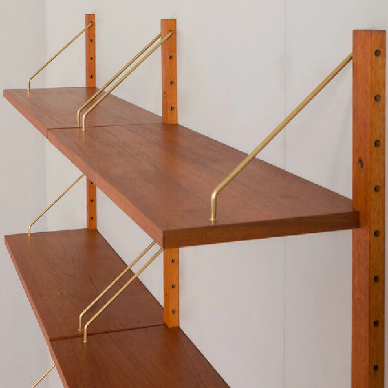 Pensile danese con scrivania in teak, anni '60 14