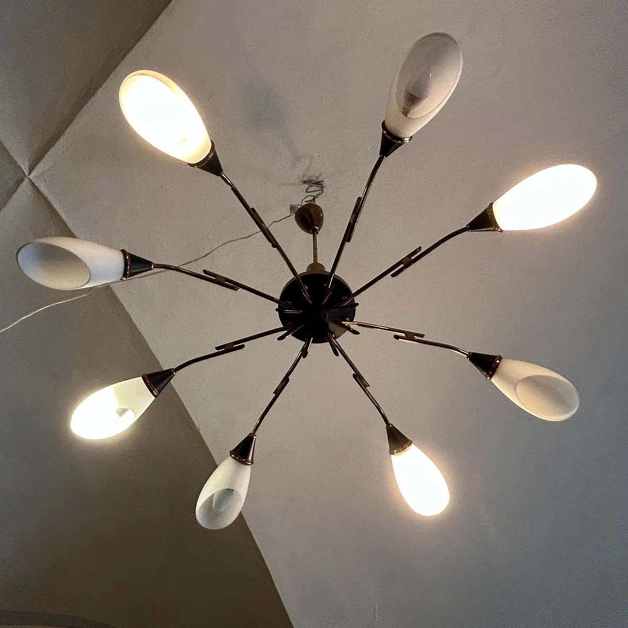 Lampadario a sei luci in ottone e vetro nello stile di Stilnovo, anni '60 4