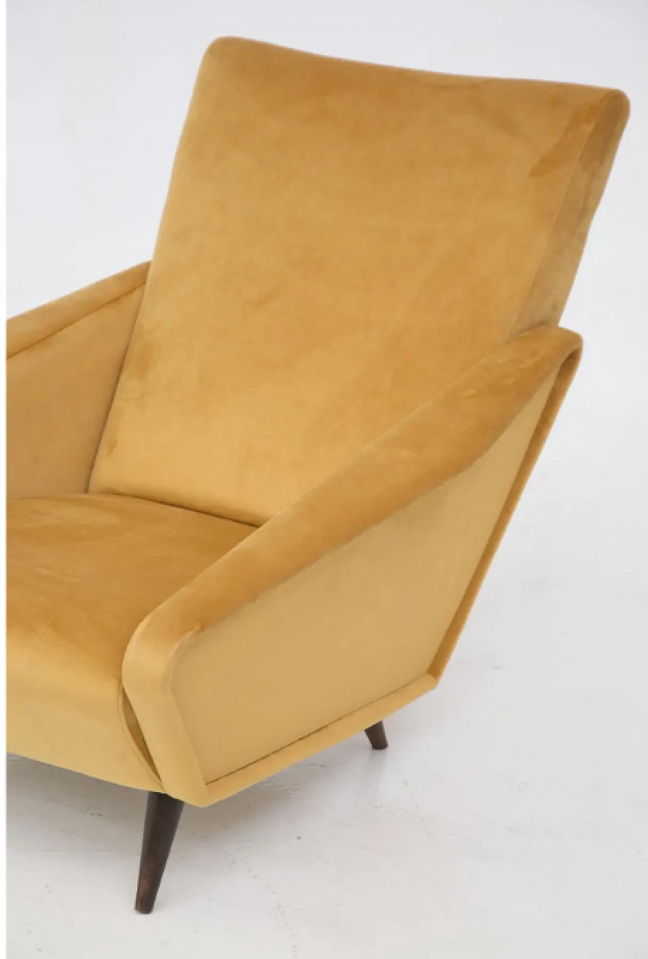 Coppia di poltrone in velluto giallo di Gio Ponti per Distex, anni '50 9