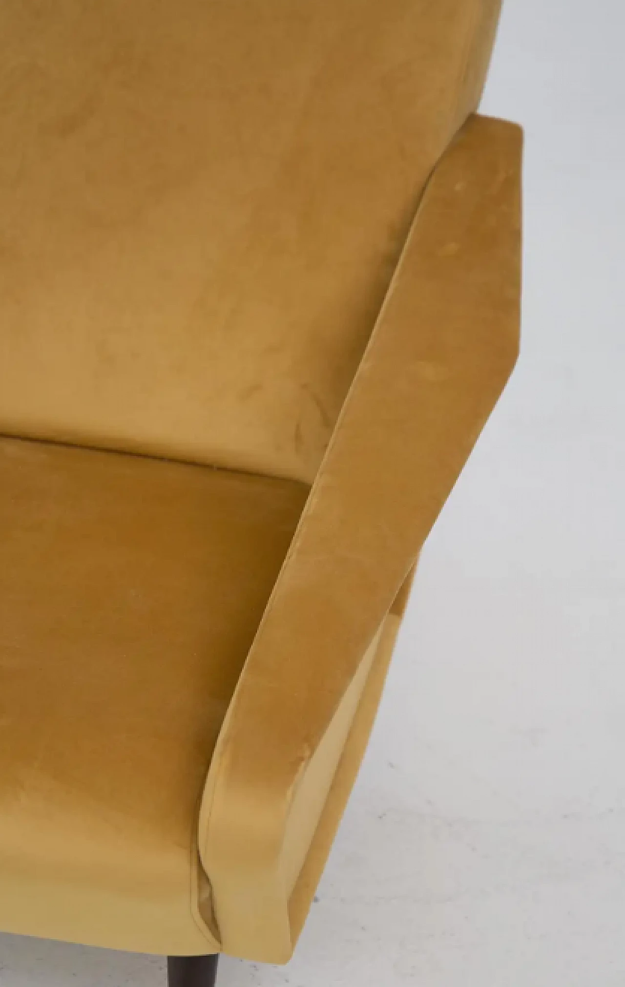 Coppia di poltrone in velluto giallo di Gio Ponti per Distex, anni '50 10