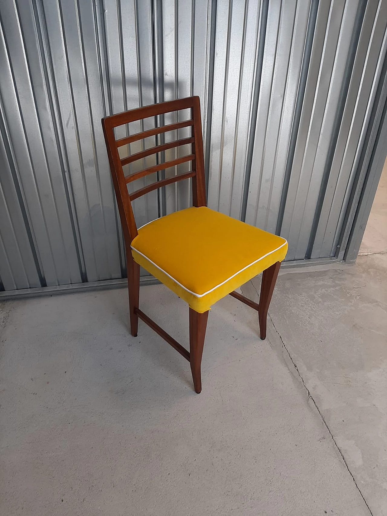 4 Chairs in walnut and yellow velvet by Gio Ponti, 1950s 5