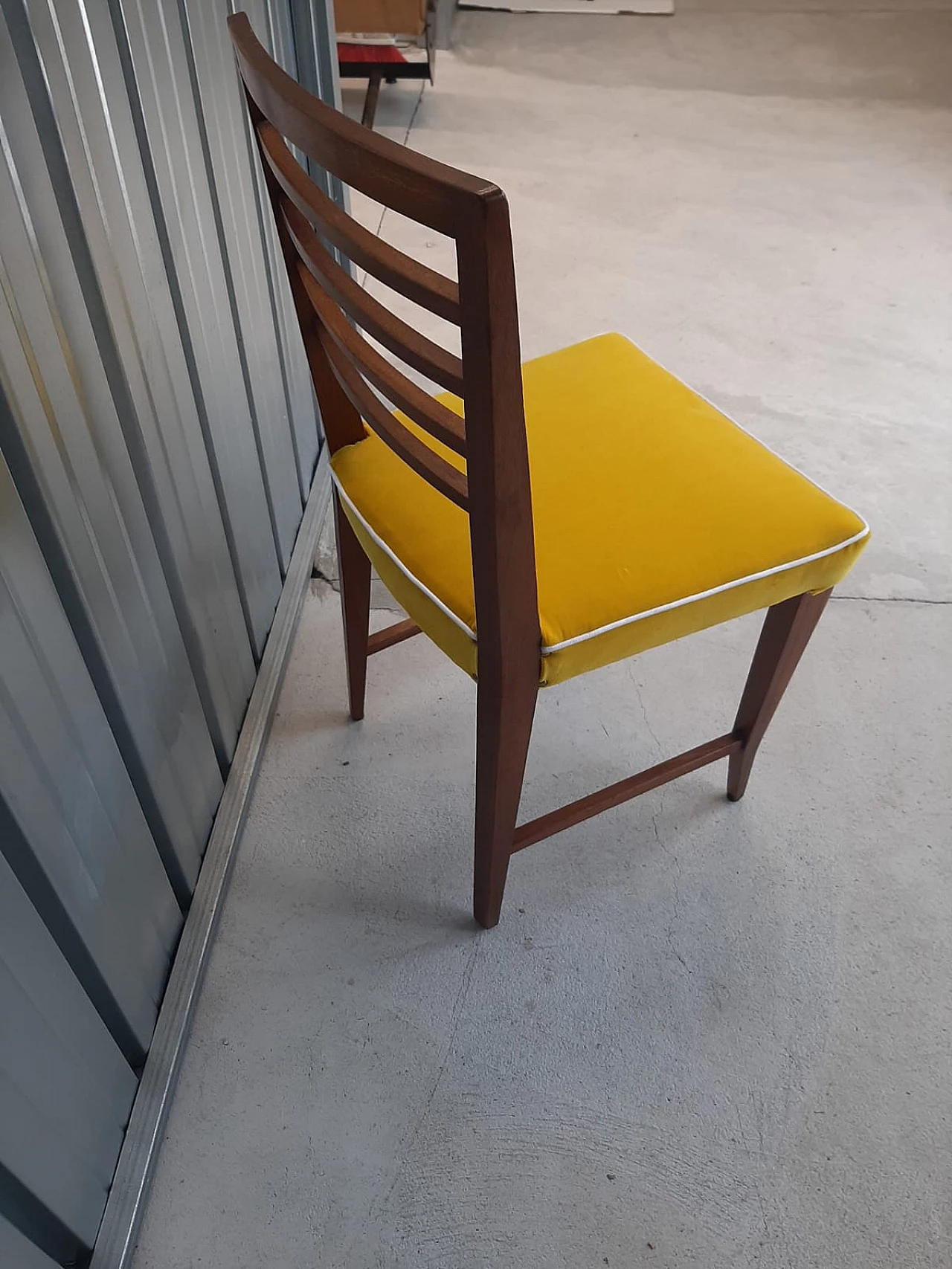 4 Chairs in walnut and yellow velvet by Gio Ponti, 1950s 8