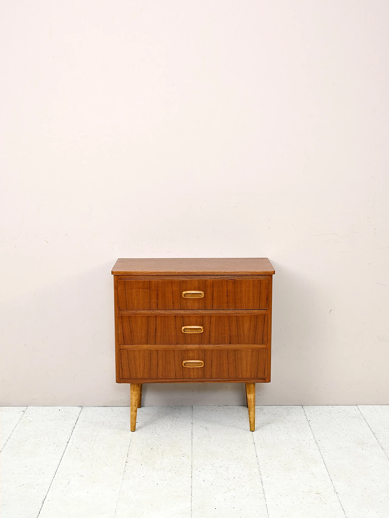 Comodino svedese in legno a tre cassetti, anni '60 1