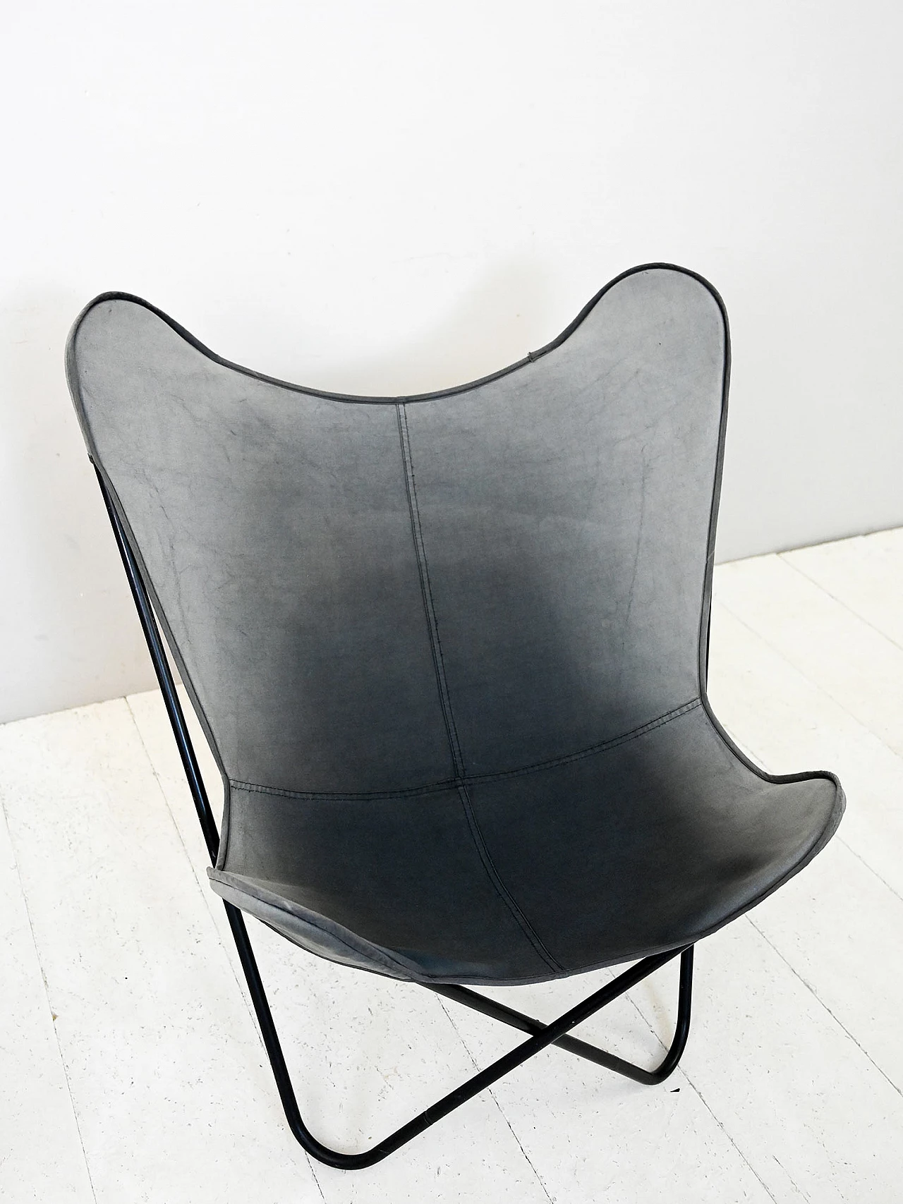 Coppia di sedie scandinave in metallo nero e tessuto, anni '70 11