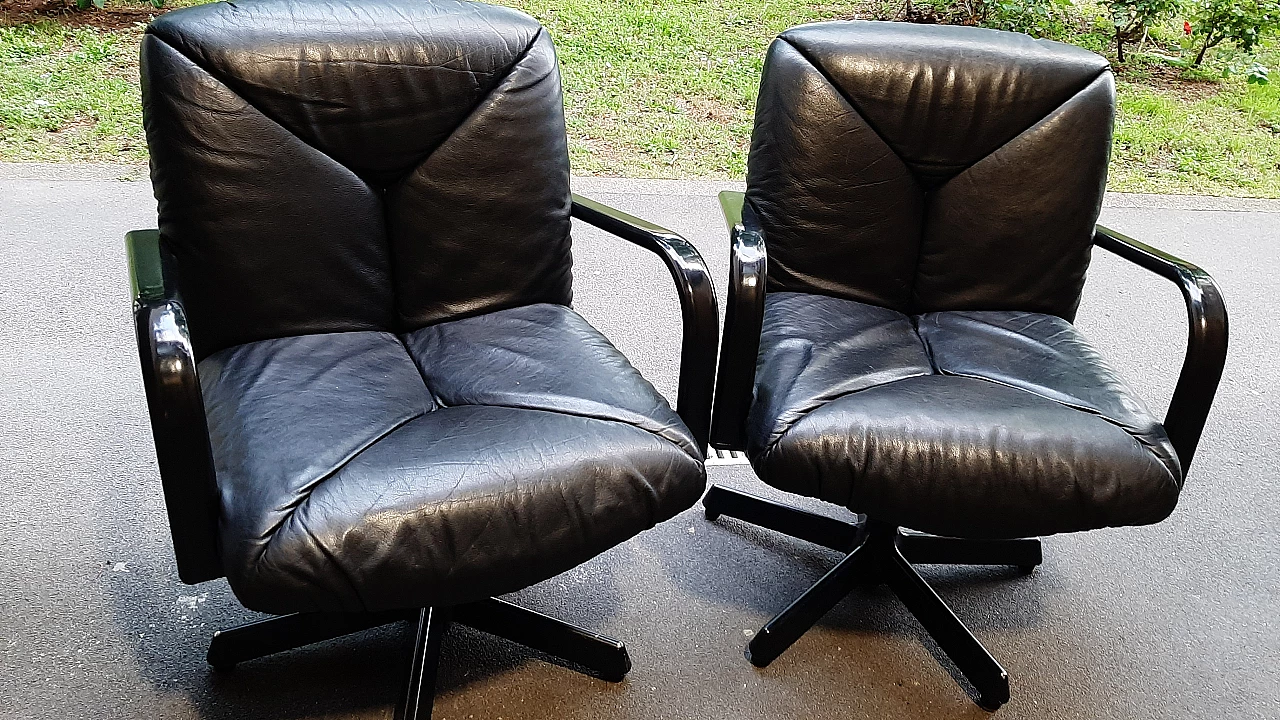 Pair of armchairs by Vico Magistretti for ICF De Padova, 1970s 1