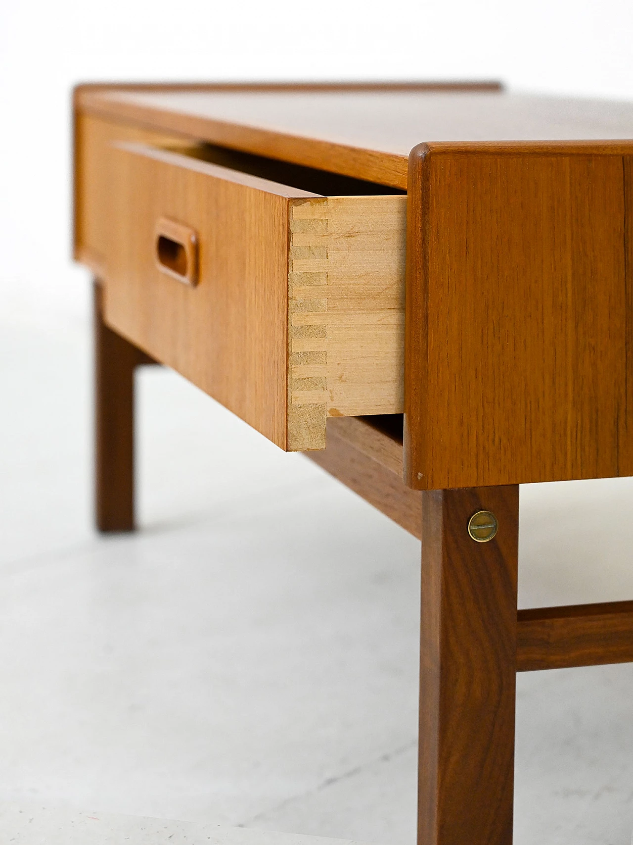 Mobile porta tv in teak, anni '60 10